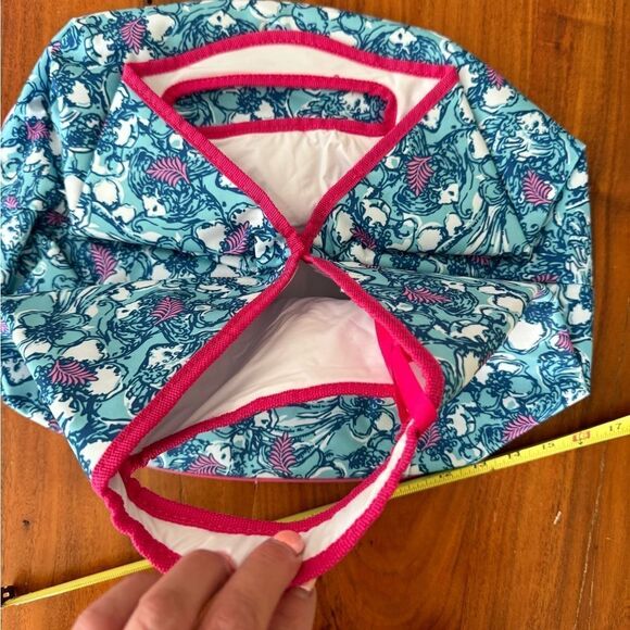 Margaritaville Cooler bag with bottle opener EUC - Picture 2 of 9